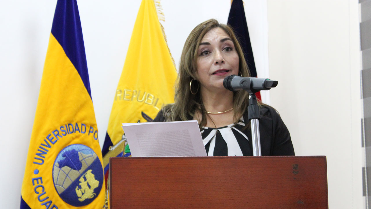Tatiana Mosquera, docente de la UPS y coordinadora del libro “Productos naturales, investigación y perspectivas en Ecuador”