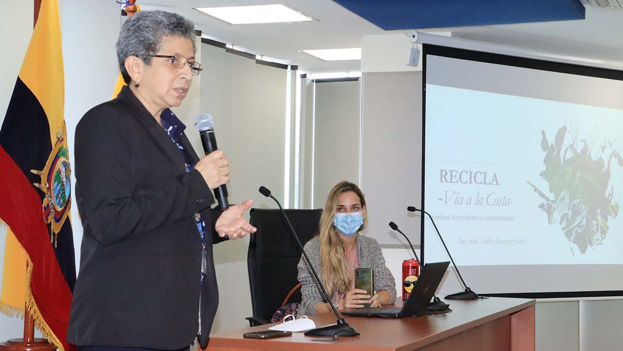 Carmen Palacios, director of the environmental engineering undergraduate program