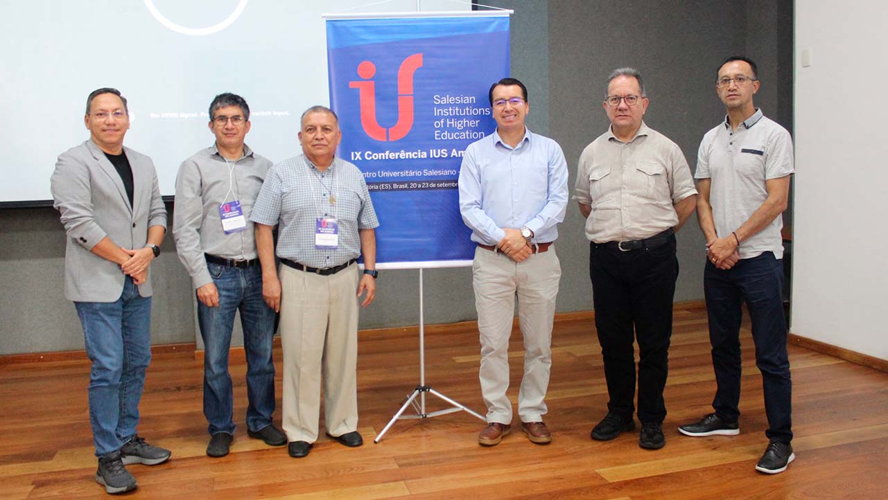 (De izq.) Walter Marquéz, Germán Parra, P. Francisco Sánchez, P. Juan Cárdenas, Pablo Farfán y Fernando Pesántez.