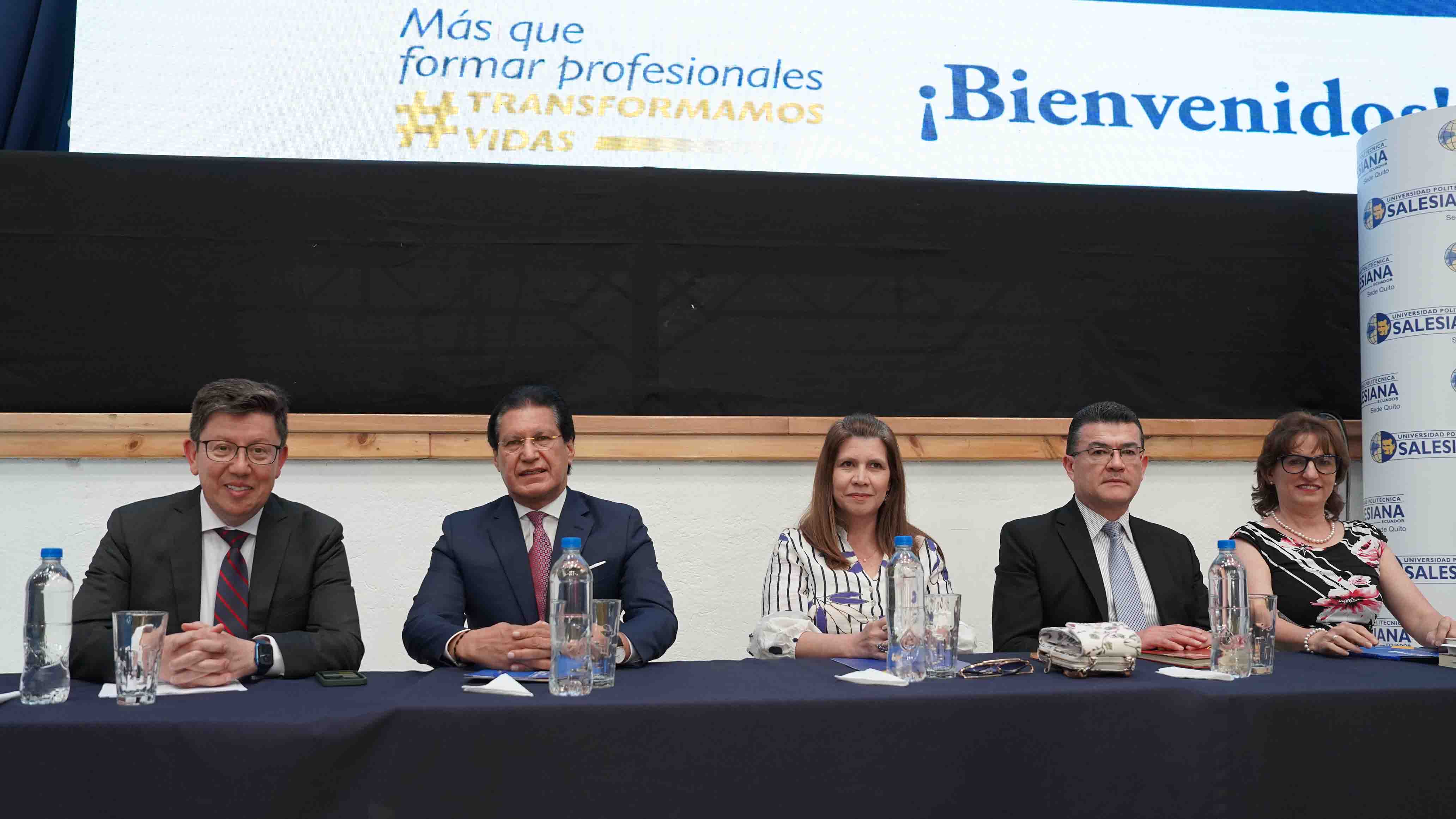 Seminario Multidisciplinario de Derecho reunió a destacados panelistas en la sede Quito. 