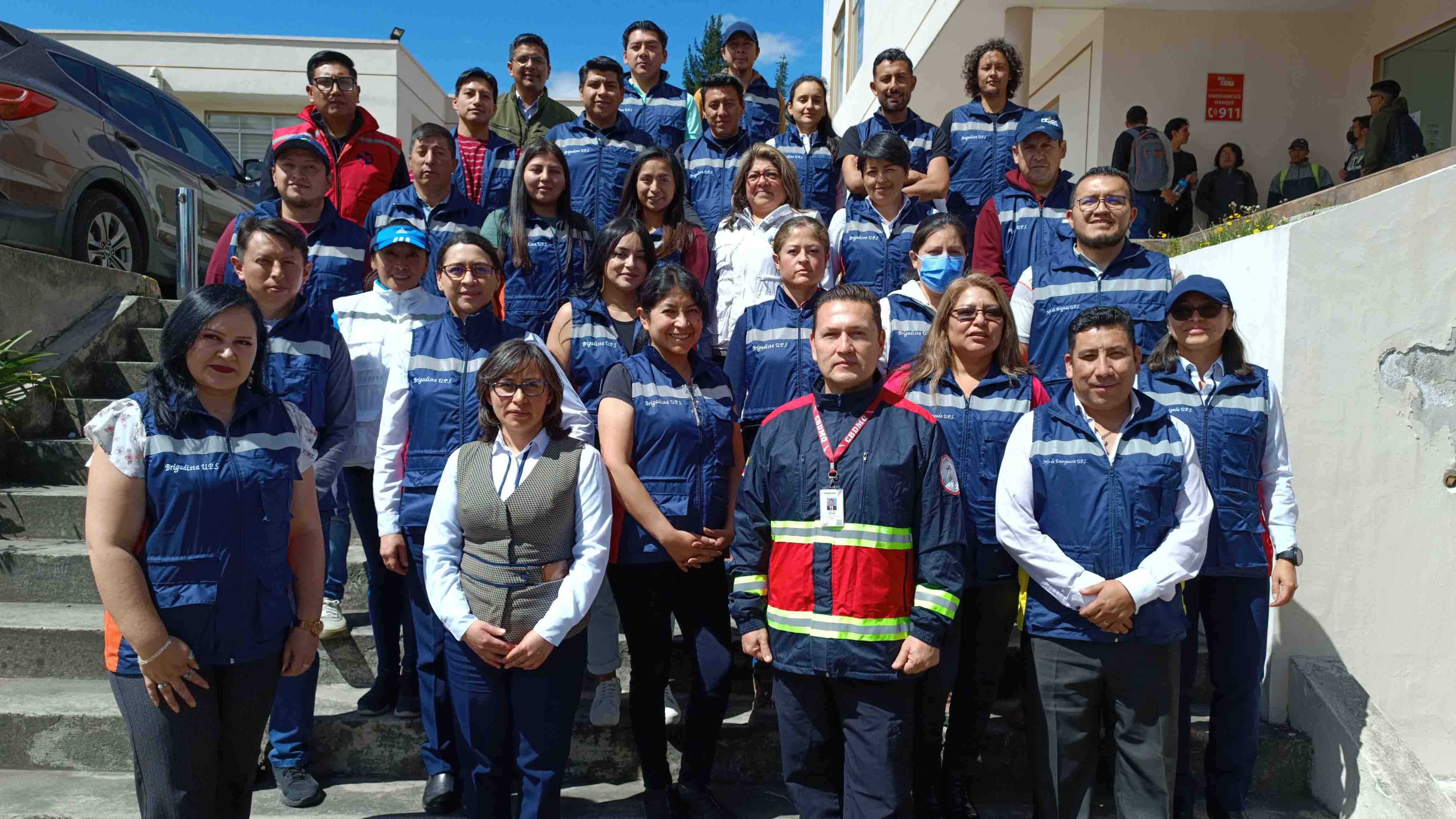 La comunidad universitaria de los campus El Girón y Sur participó activamente en los simulacros de evacuación organizados con el fin de construir una cultura de seguridad. Gracias, 