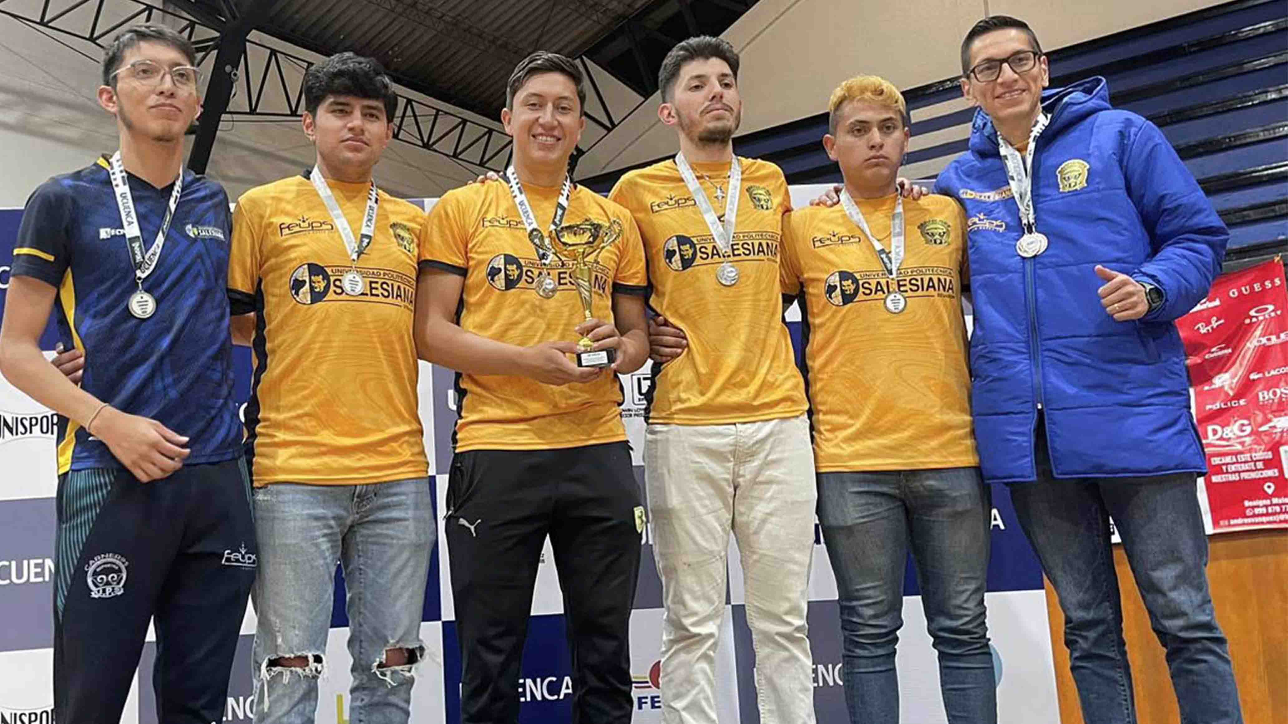 Estudiantes premiados en el Interuniversitario Regional