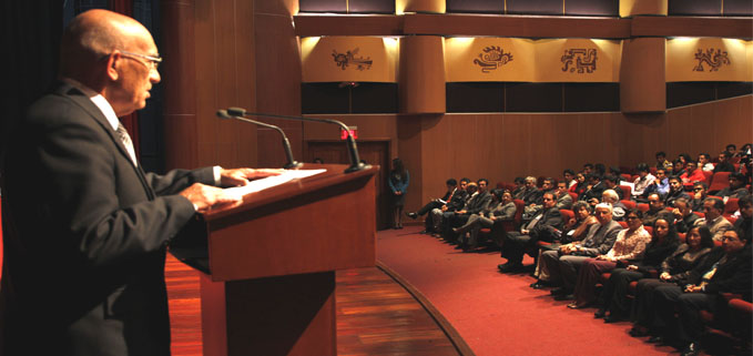 Intervención del Padre Javier Herrán Gómez, Rector de la UPS declarando inaugurado el Congreso Nacional de Automotriz.