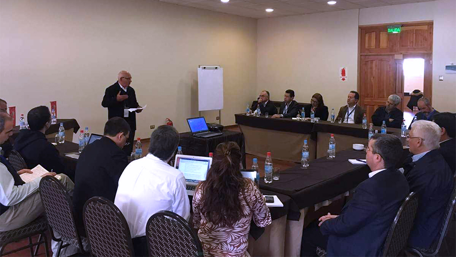 Padre Javier Herrán socializando la experiencia de la UPS en la VII Conferencia IUS América 2017