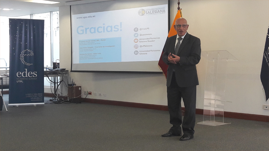 P. Javier Herrán, rector de la UPS, presentando su ponencia en la reunión de la RedTIKAL 2018.