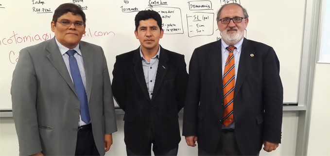 Dr. Víctor Velezmoro, Dean at the UDEP Faculty, Dr. Blas Garzón, UPS professor, and Dr. Enrique Banús, Director of the Congress