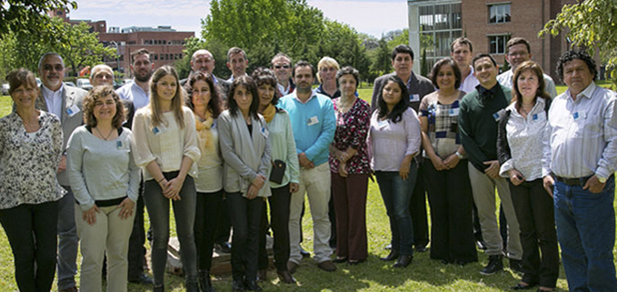 Paola Simbaña (1st row, 8th from the left) member of the UPS Milk Quality Laboratory, with other REDLAT members in Argentina.