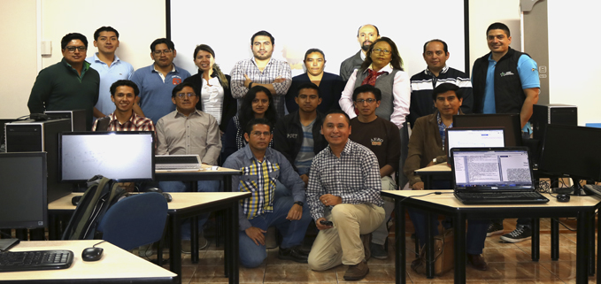 Profesores e investigadores de la UPS y de la Editorial Abya Yala reciben curso de ShareLatex en el Campus Kennedy.