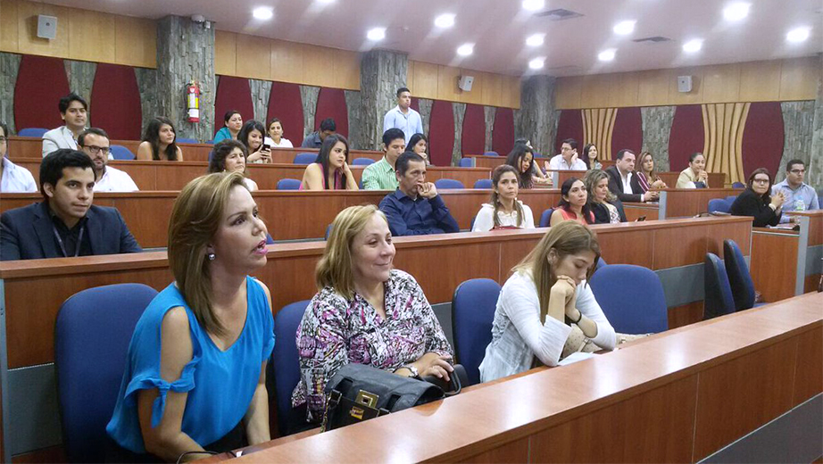 Representantes de varias empresas que asistieron al evento