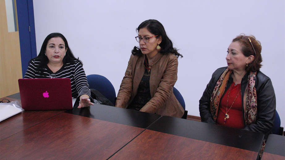 (de izq.): Antropólogas Ligia Aurora Sierra Sosa, Xochitl Ballesteros Pérez y la arqueóloga Thelma Sierra Sosa, de la Universidad de Quintana Roo, México