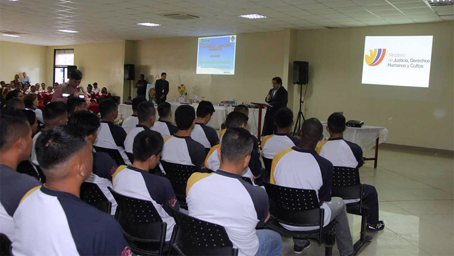 UPS finaliza semestre en el Centro de Rehabilitación Social de Guayaquil
