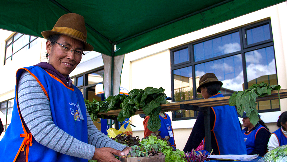 Productora en uno de los stands de la feria de productos agroecológicos