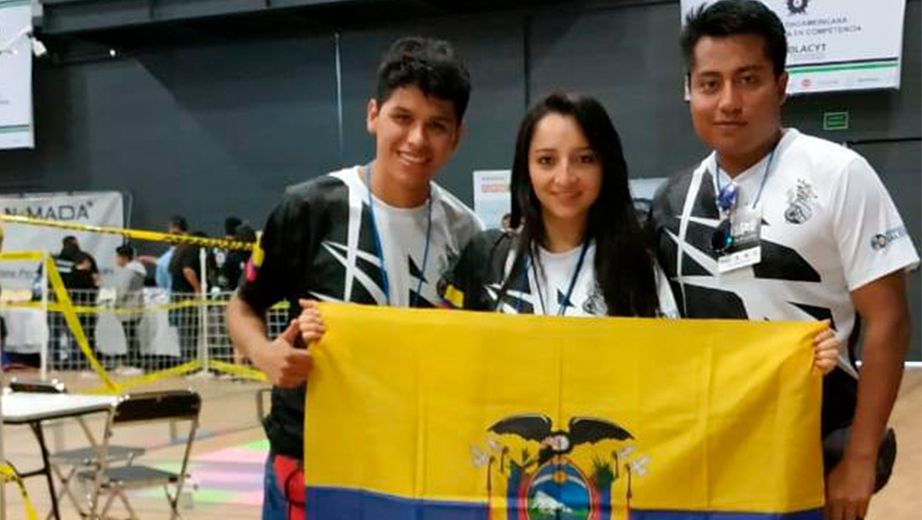 Club de robótica de la sede Quito participa en Robomatrix Continental 2018