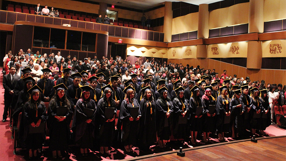 Maestros y Maestras Artesanos graduados de la Fundación Salesiana PACES