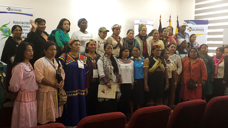 Mujeres líderes y defensoras de sus territorios en América Latina comparten sus reflexiones sobre las amenazas que afectan a sus pueblos y comunidades