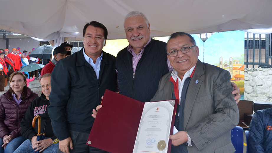 La Fundación Salesiana PACES recibe un reconocimiento por parte de la Alcaldía de Cuenca
