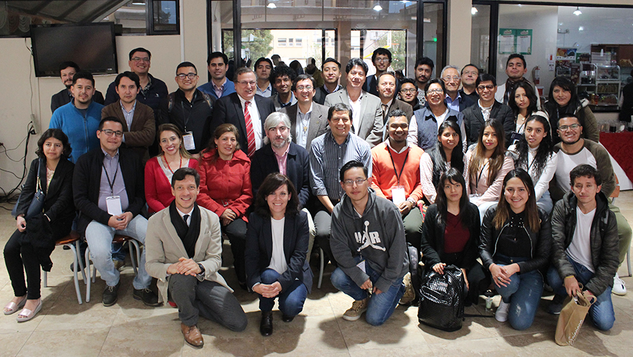 Participantes del Simposio de Filosofía y Teología en la clausura del evento académico