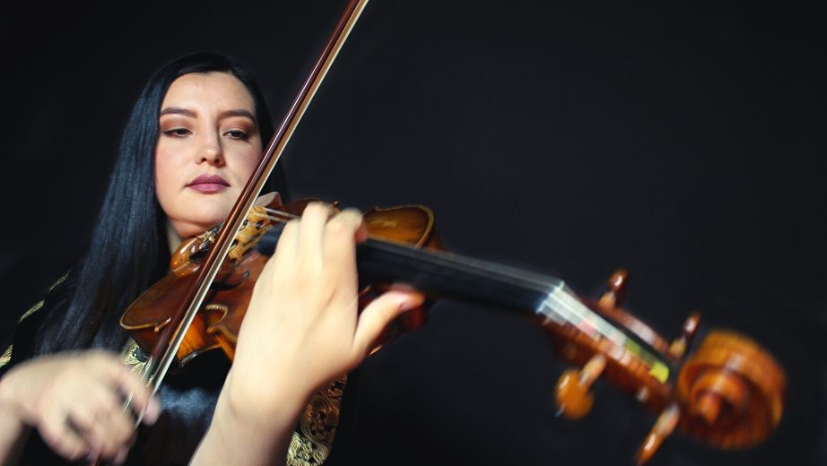 Karol Caicedo, directora del Coro de la sede Quito