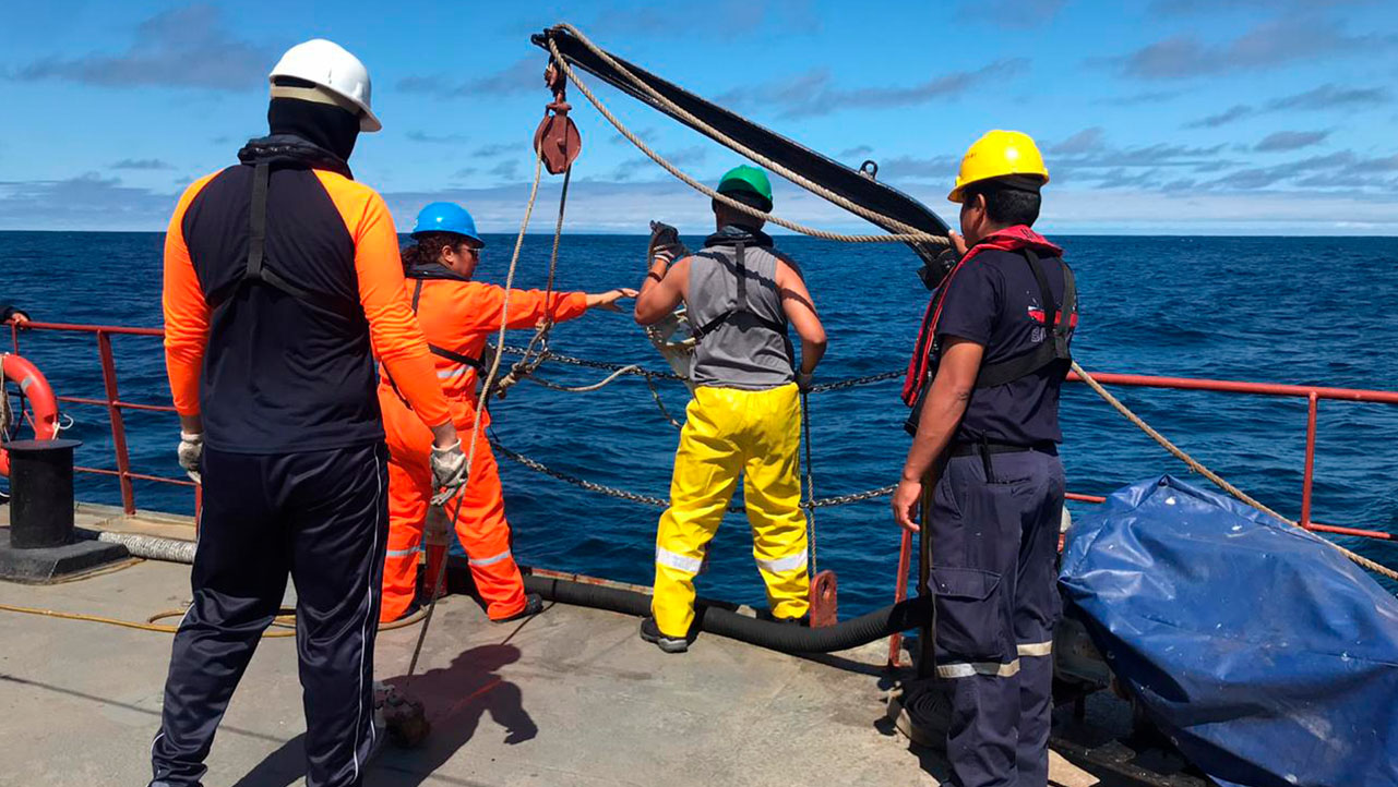 Estudiantes de la UPS durante el crucero oceanográfico CO-I-2020