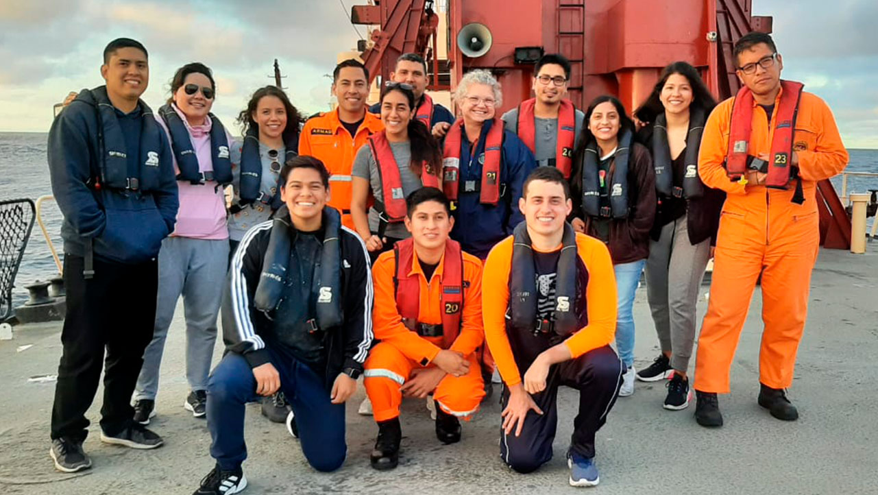Estudiantes de la UPS durante el crucero oceanográfico CO-I-2020