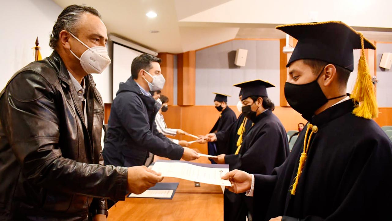 Participants of the course getting their certificate