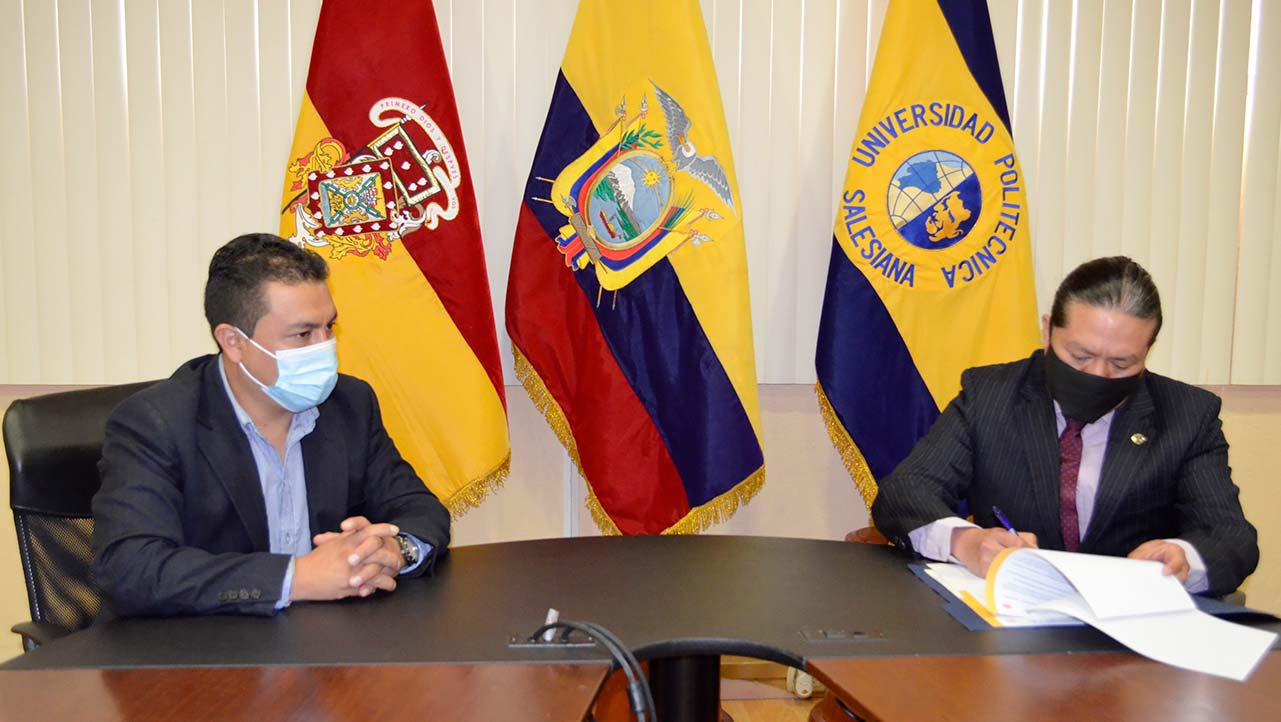 Firma del convenio entre la UPS sede Cuenca y el GAD Parroquial de Sayausí