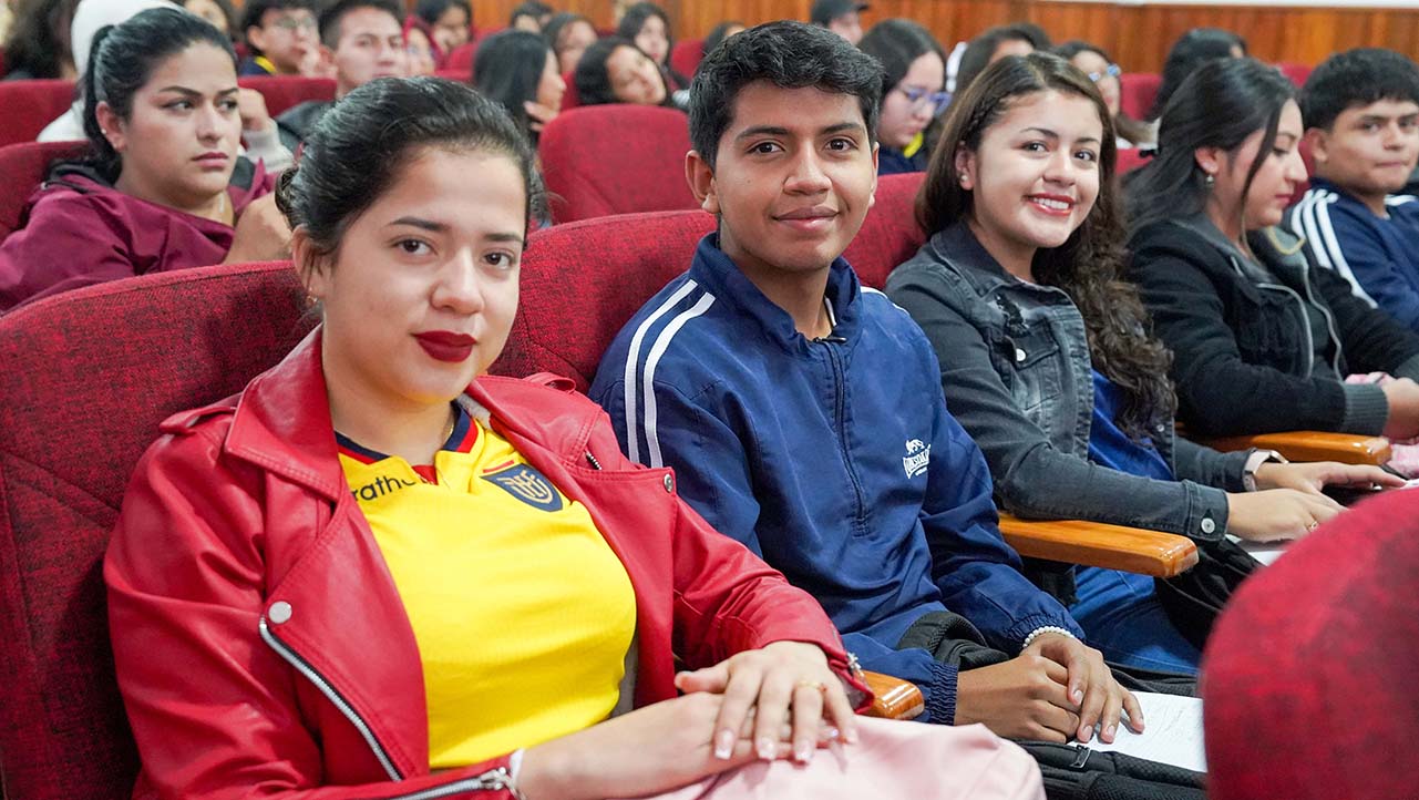 Estudiantes de la carrera de Contabilidad y Auditoría de la UPS Quito