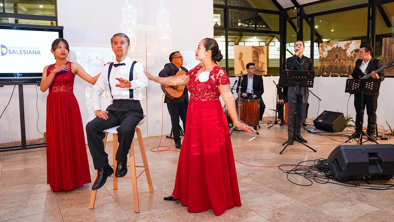 The Ecuadorian dance group