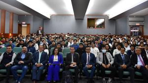 Autoridades, docentes participan de las charlas técnicas Prospectiva de la Energía Eléctrica en el Ecuador y Desafíos y Avances en el Sector Energético del Ecuador