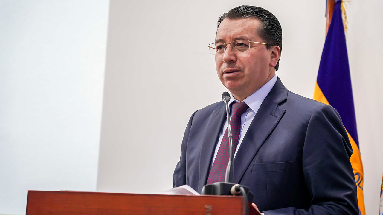 El P. Juan Cárdenas, rector de la UPS, en sus palabras de bienvenida