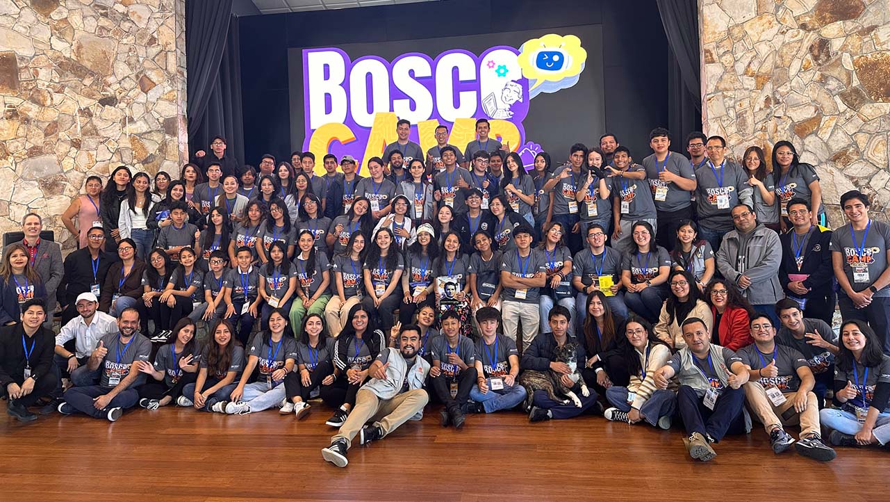 (Cortesía Inspectoría Salesiana) Foto grupal del Bosco Camp 2024 realizado en el centro de convenciones Baguanchi