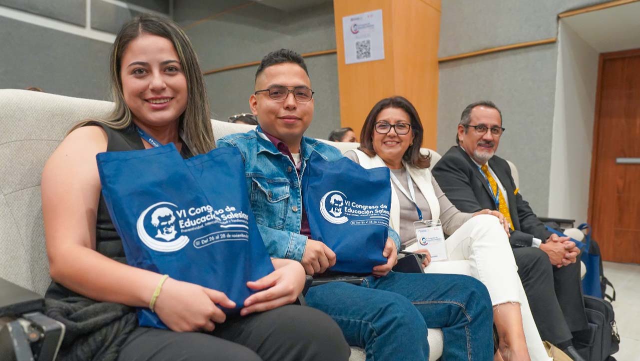 Participantes del VI Congreso de Educación Salesiana en el acto de inauguración