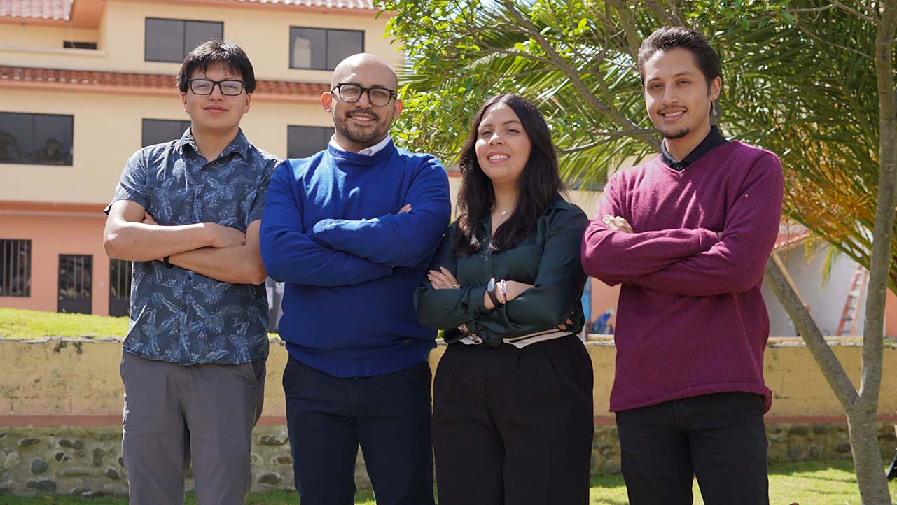 (De izq.) Ismael Verdugo, Pedro Pineda,  Paula Andrade y Zahid Armijos