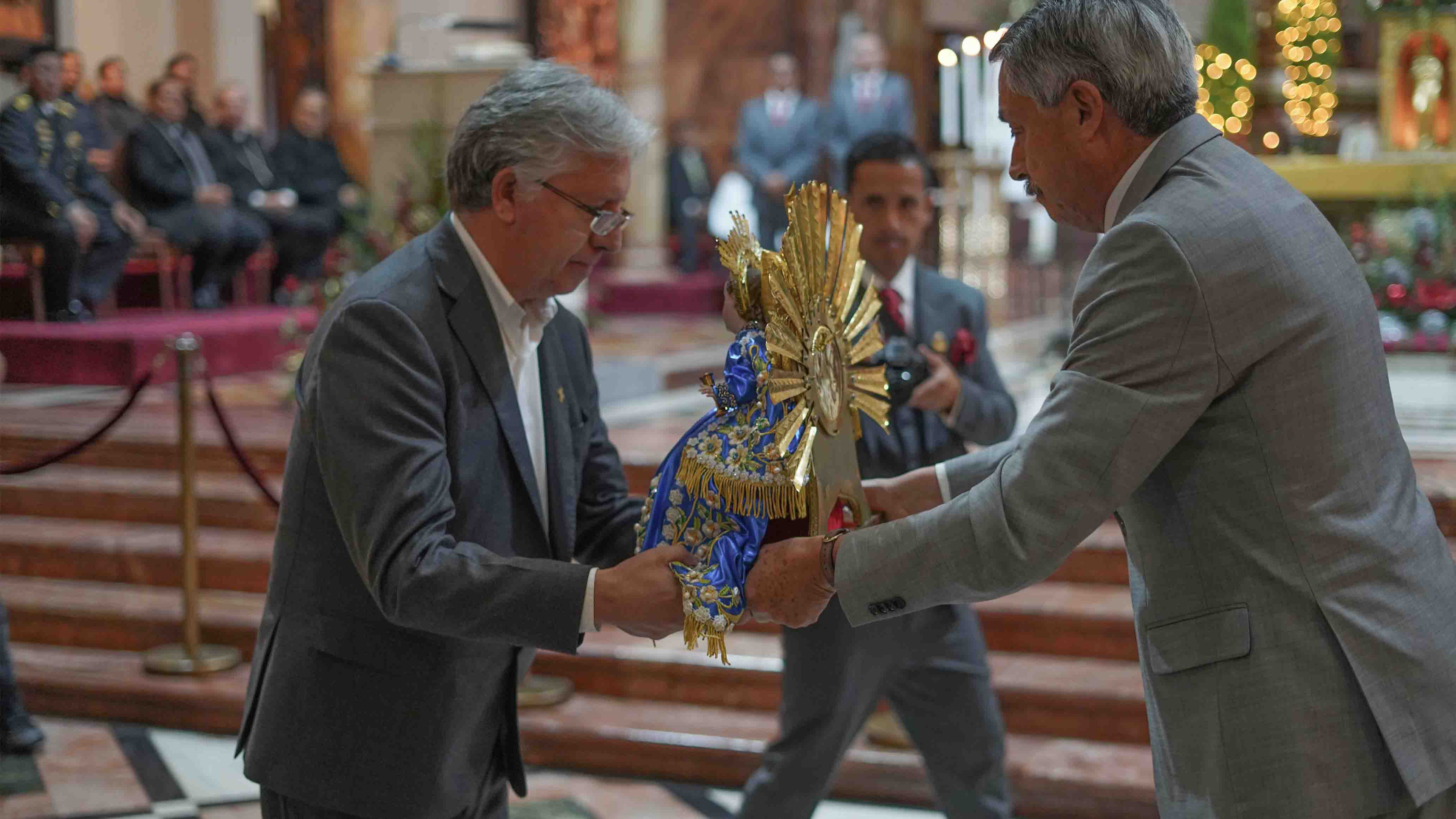 La Familia Salesiana, asumen el rol de padrinos del Niño Viajero en la ciudad de Cuenca