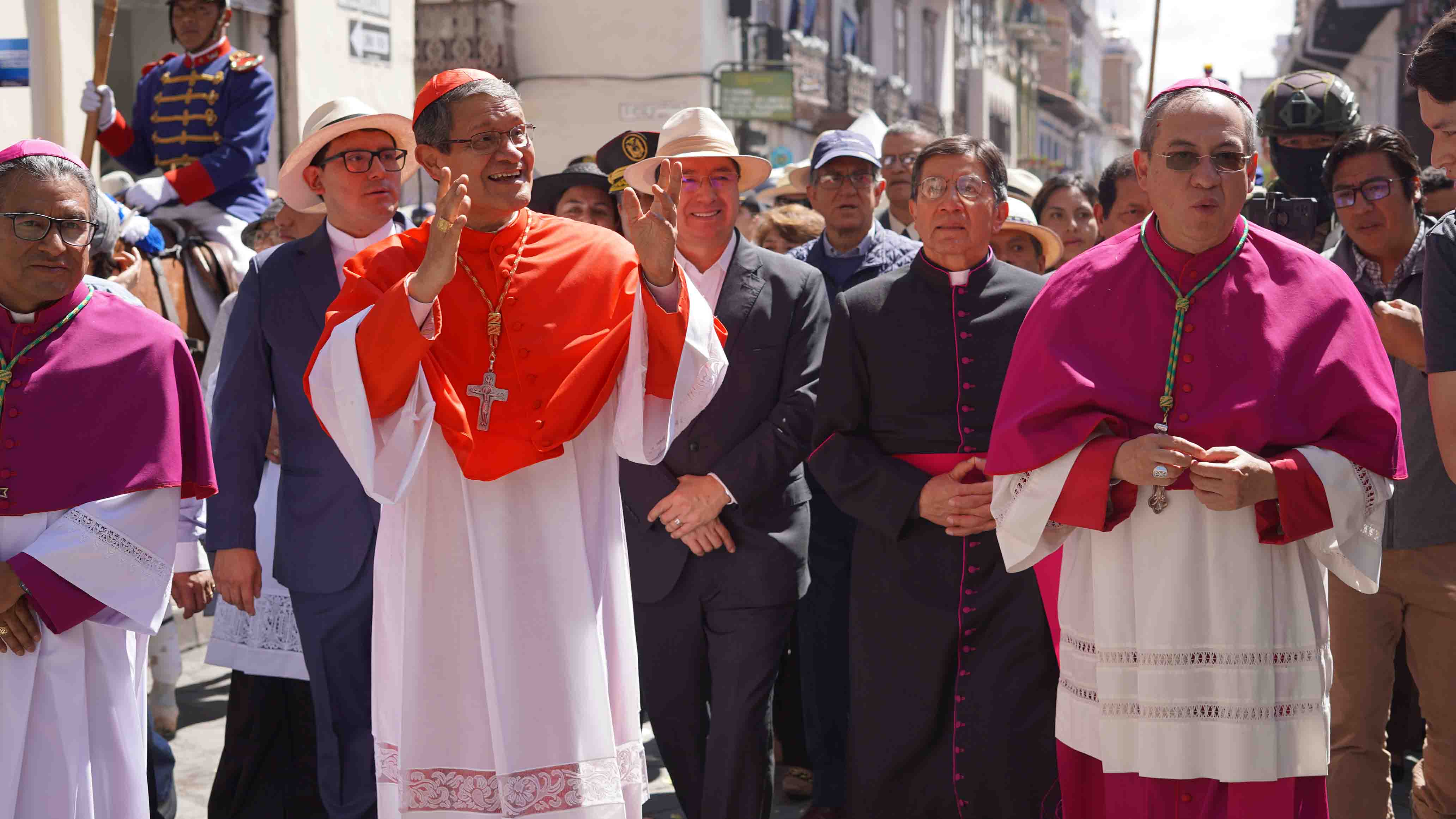 La Familia Salesiana, asumen el rol de padrinos del Niño Viajero en la ciudad de Cuenca